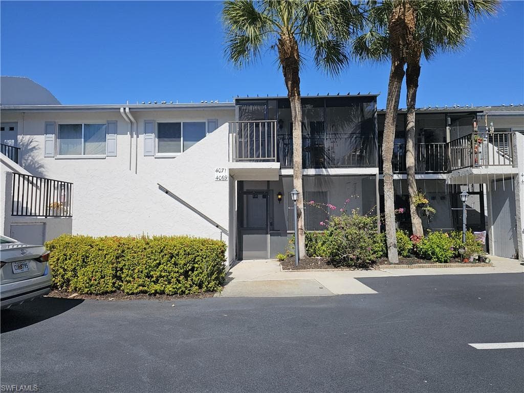 4069 Northlight DR 1805 NAPLES, FL 34112