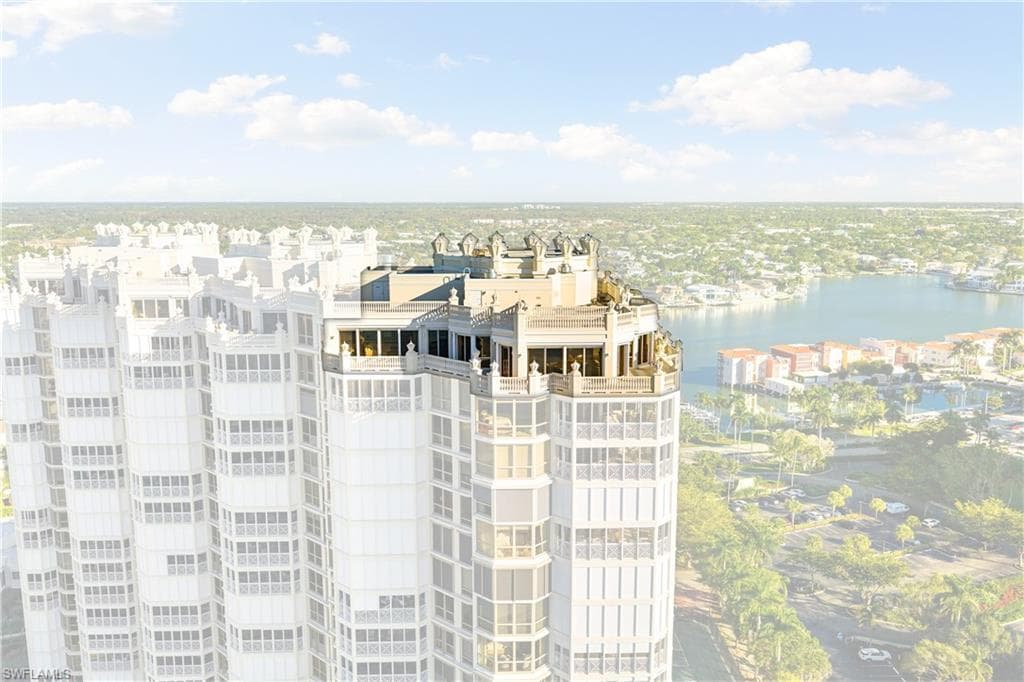 4021 Gulf Shore BLVD N 11 NAPLES, FL 34103
