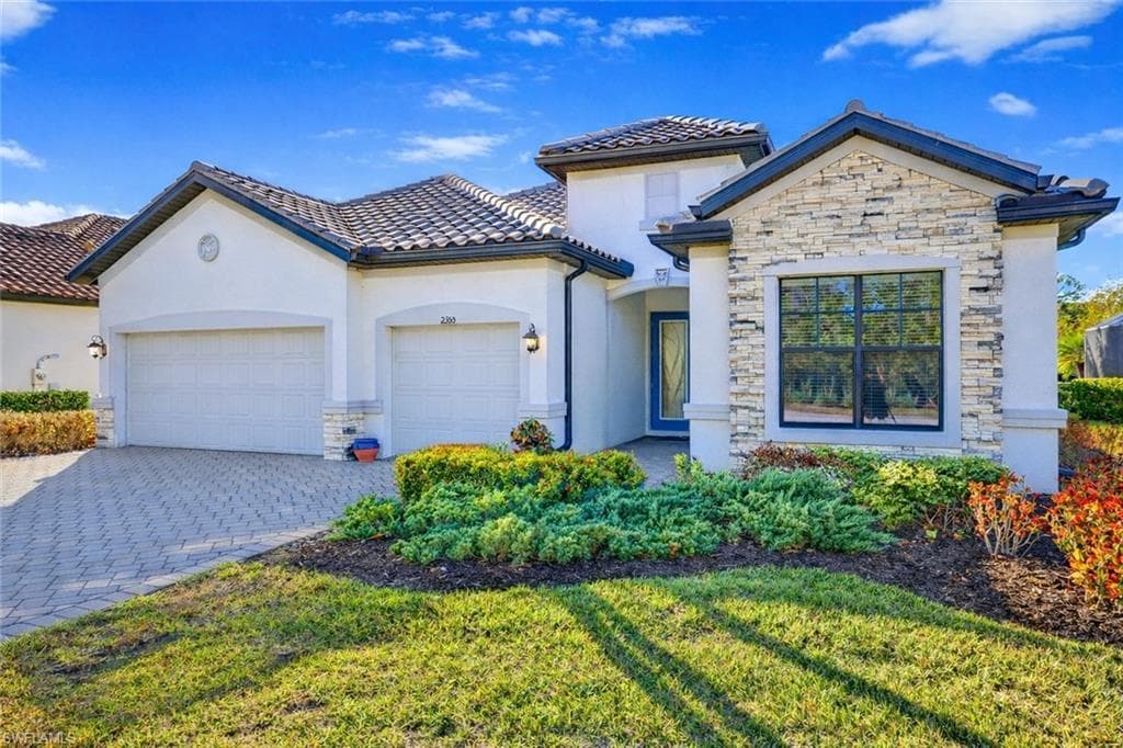 2355 Grenadines WAY NAPLES, FL 34120