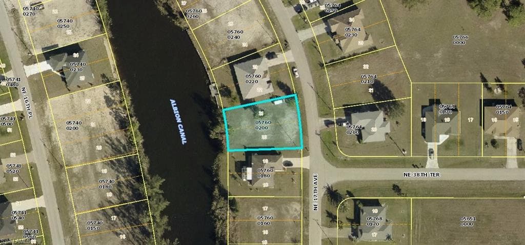 3820 17th AVE CAPE CORAL, FL 33909