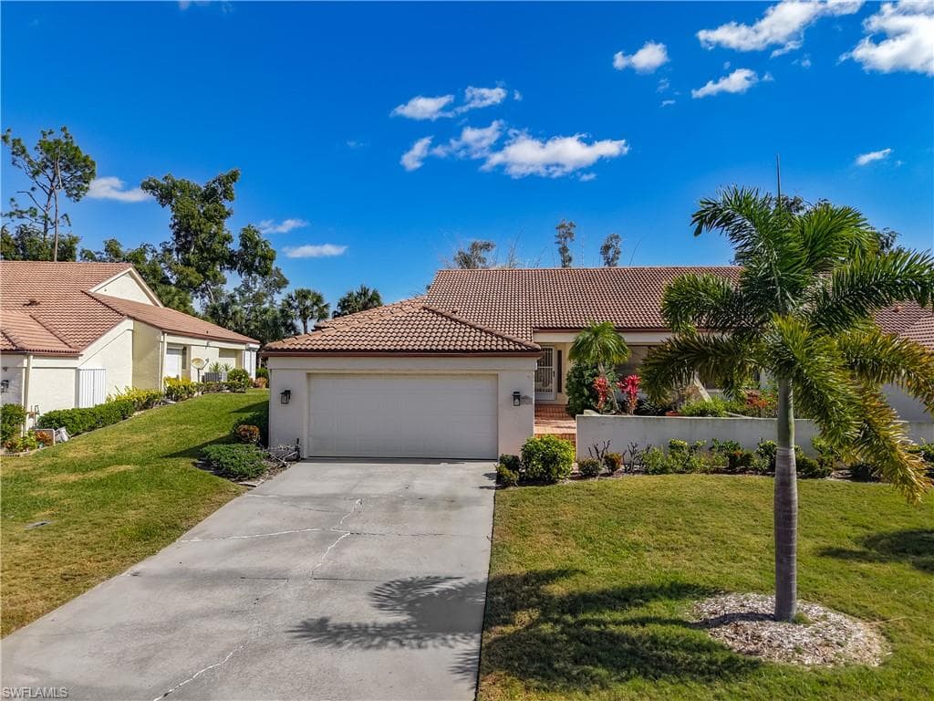 6072 Forest Villas CIR FORT MYERS, FL 33908
