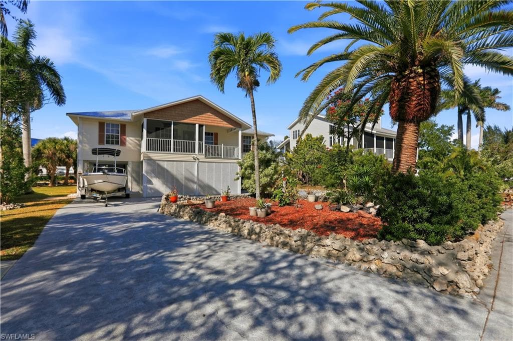 7692 Myrsine CIR BOKEELIA, FL 33922