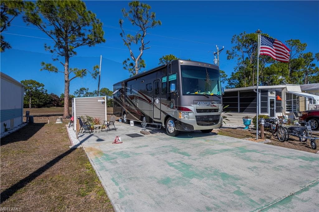 243 Caravan CIR NORTH FORT MYERS, FL 33903