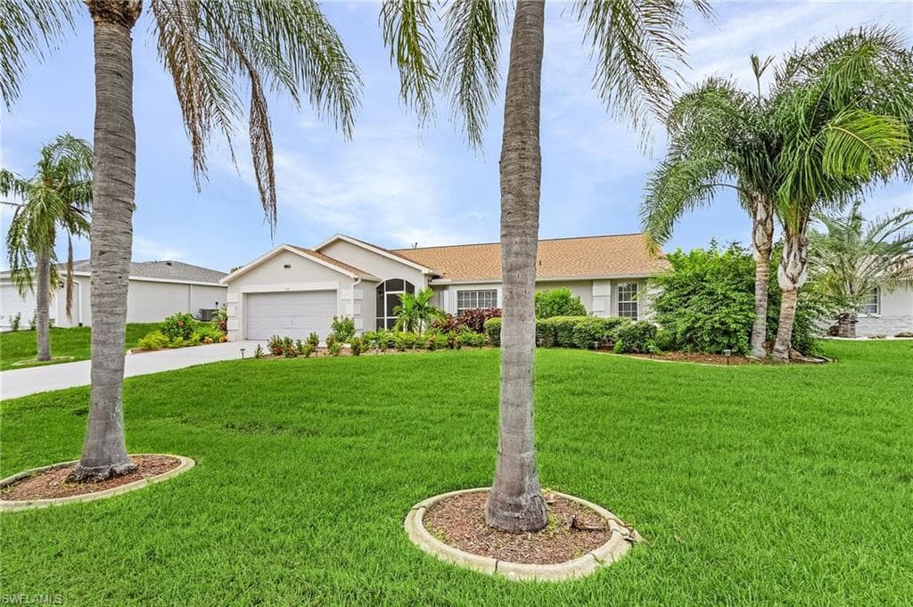 527 SE 36th ST CAPE CORAL, FL 33904