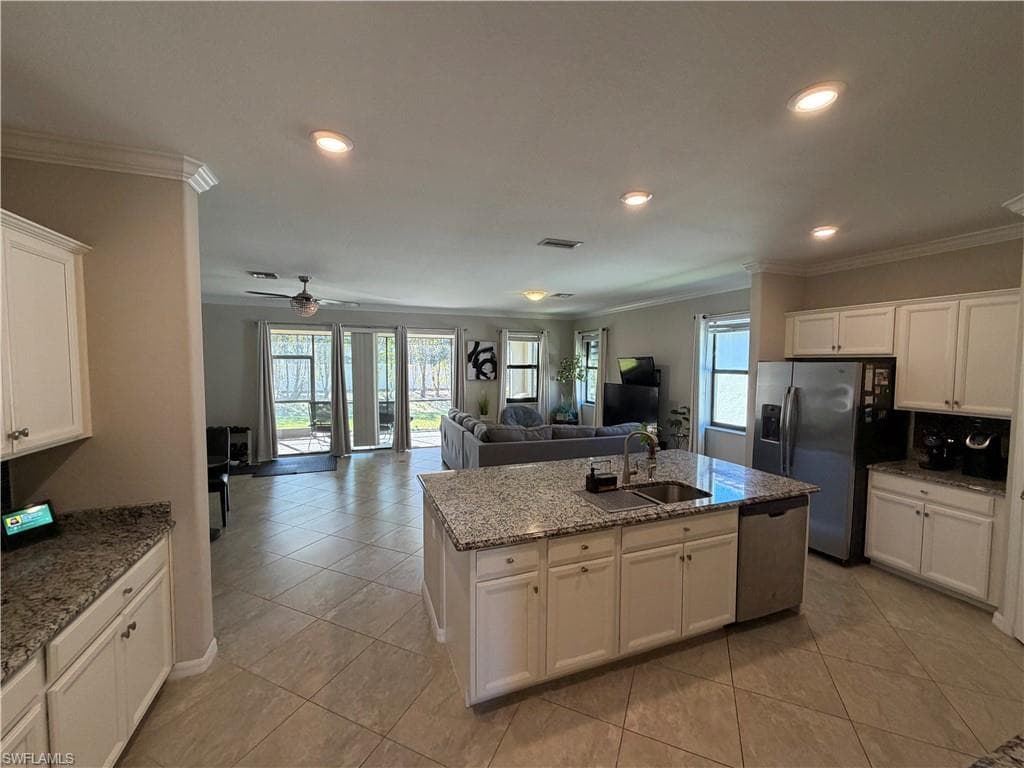 4284 Raffia Palm CIR NAPLES, FL 34119