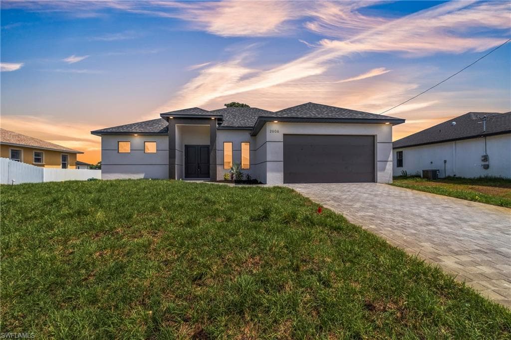 2606 25th ST SW LEHIGH ACRES, FL 33976