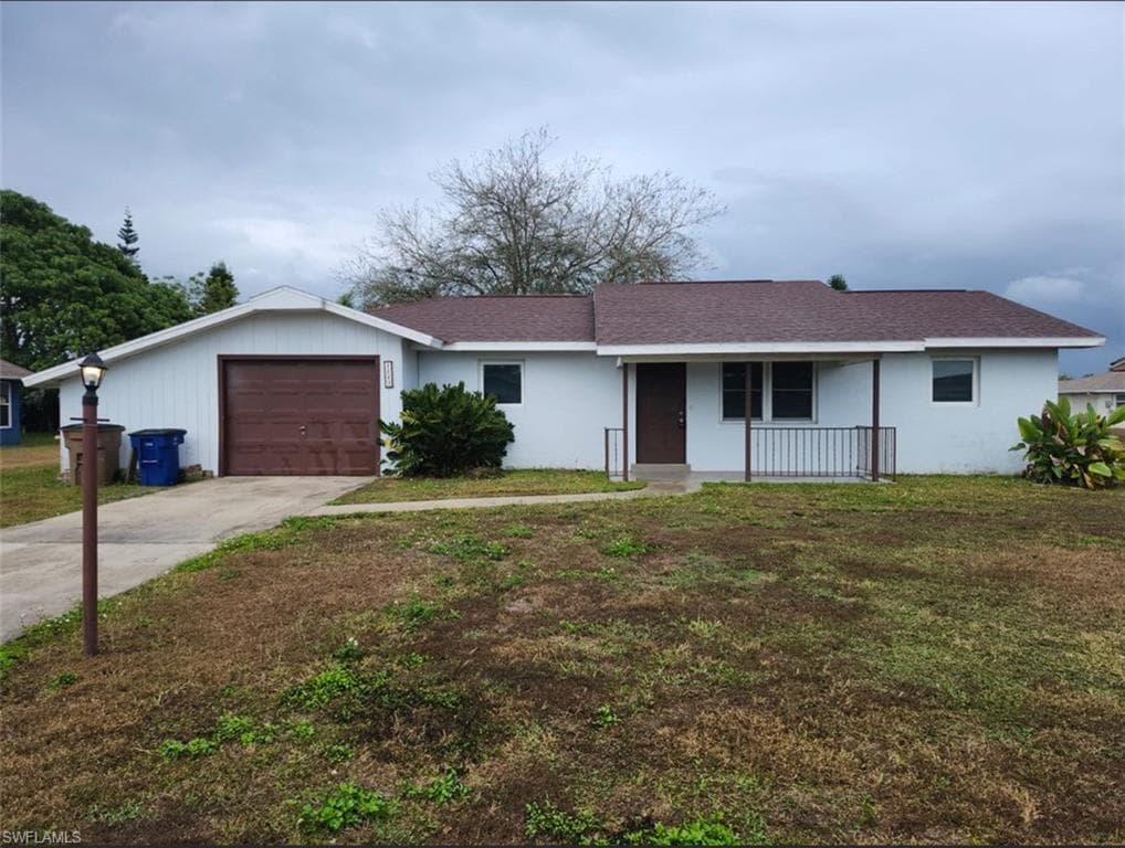 112 Kerr CIR LEHIGH ACRES, FL 33936