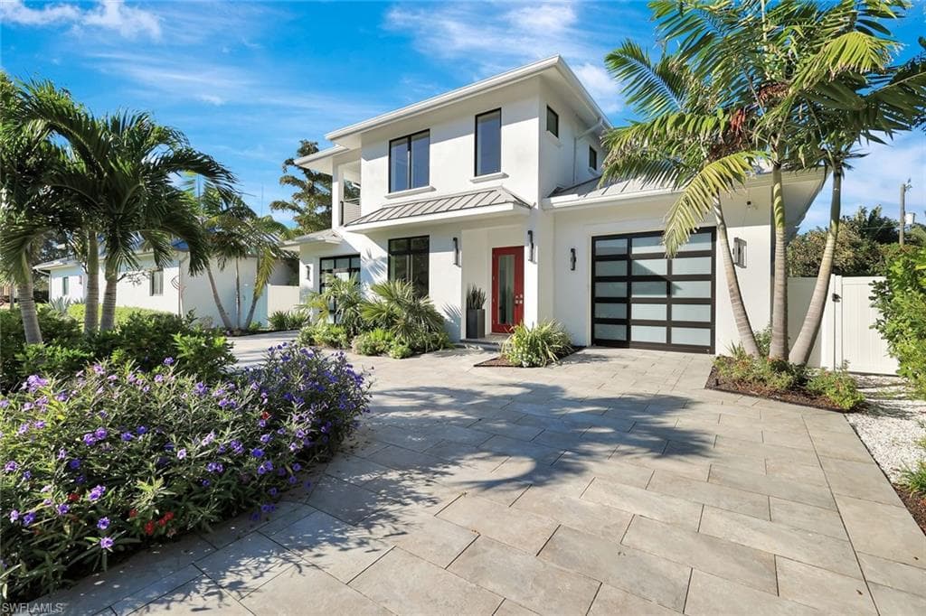 739 5th AVE N NAPLES, FL 34102