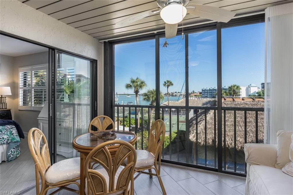 1019 Anglers CV F302 MARCO ISLAND, FL 34145