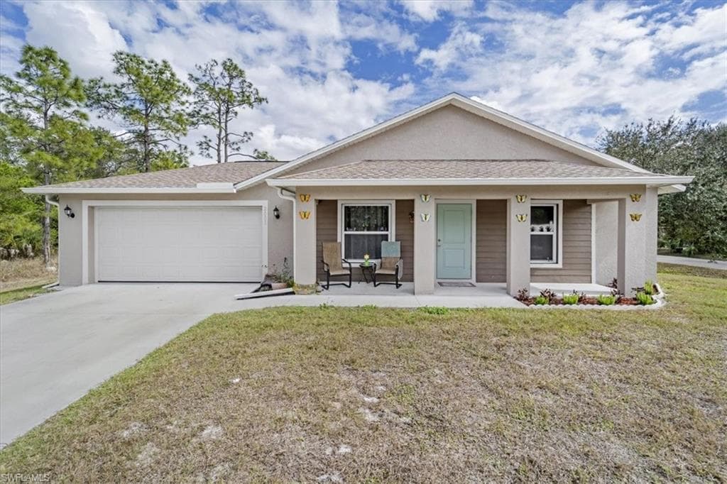 2001 E 14th ST LEHIGH ACRES, FL 33972