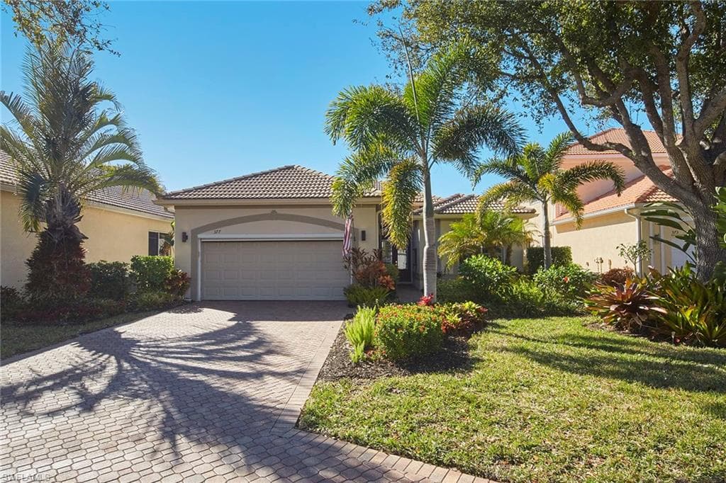 377 Mallory CT NAPLES, FL 34110