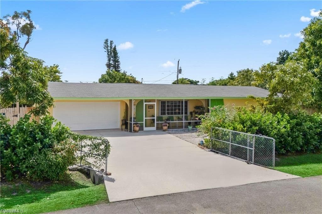 2248 Ephraim AVE FORT MYERS, FL 33907