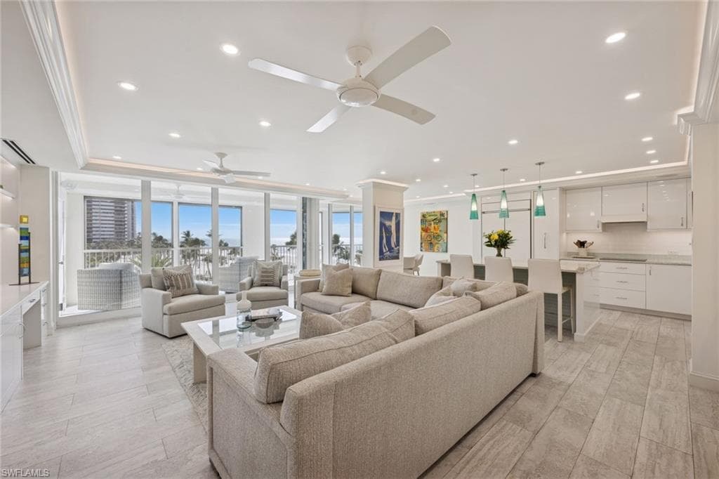 4051 Gulf Shore BLVD N 405 NAPLES, FL 34103