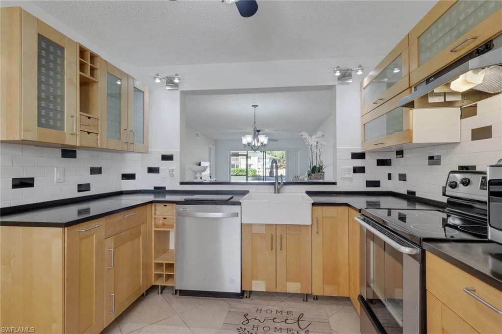 600 Squire CIR 103 NAPLES, FL 34104