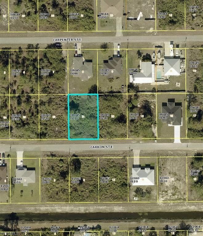 861 Carbon ST E LEHIGH ACRES, FL 33974