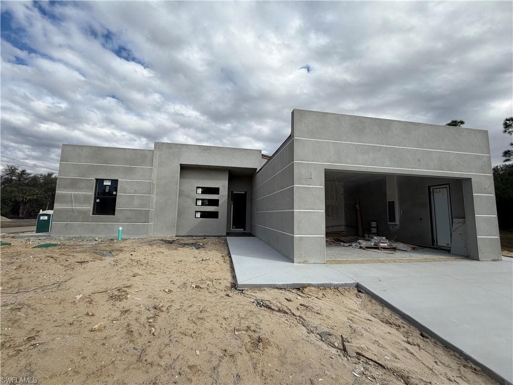 422 Glenn AVE LEHIGH ACRES, FL 33972