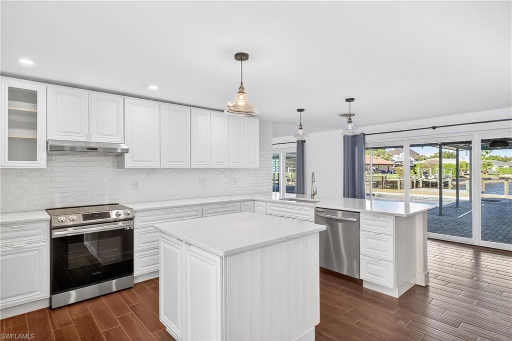 541 Bayside DR FORT MYERS, FL 33919