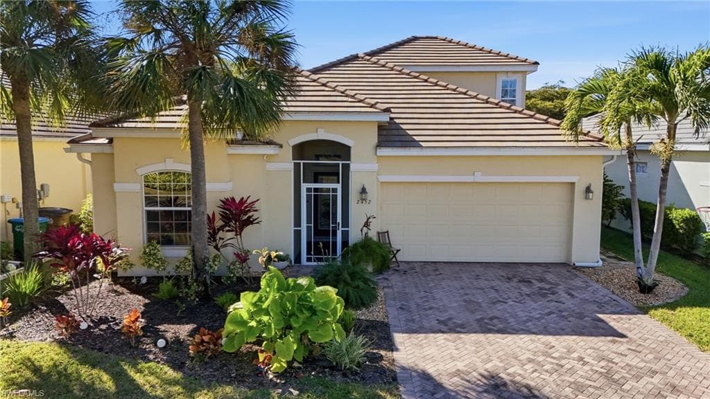 2452 Blackburn CIR CAPE CORAL, FL 33991