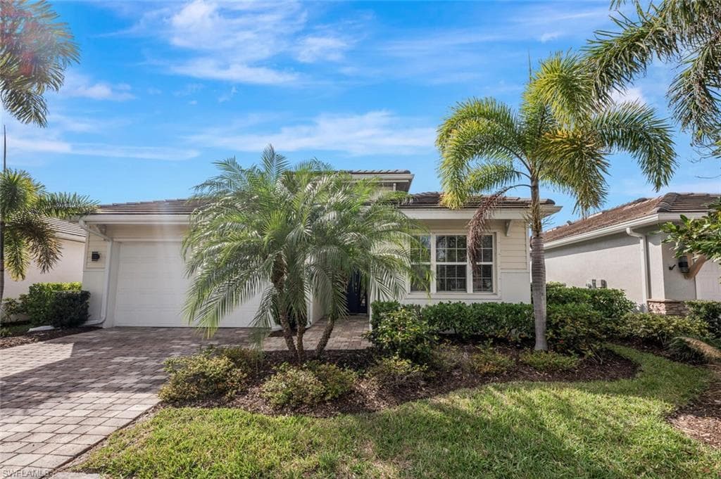 28192 SEASONS TIDE AVE BONITA SPRINGS, FL 34135