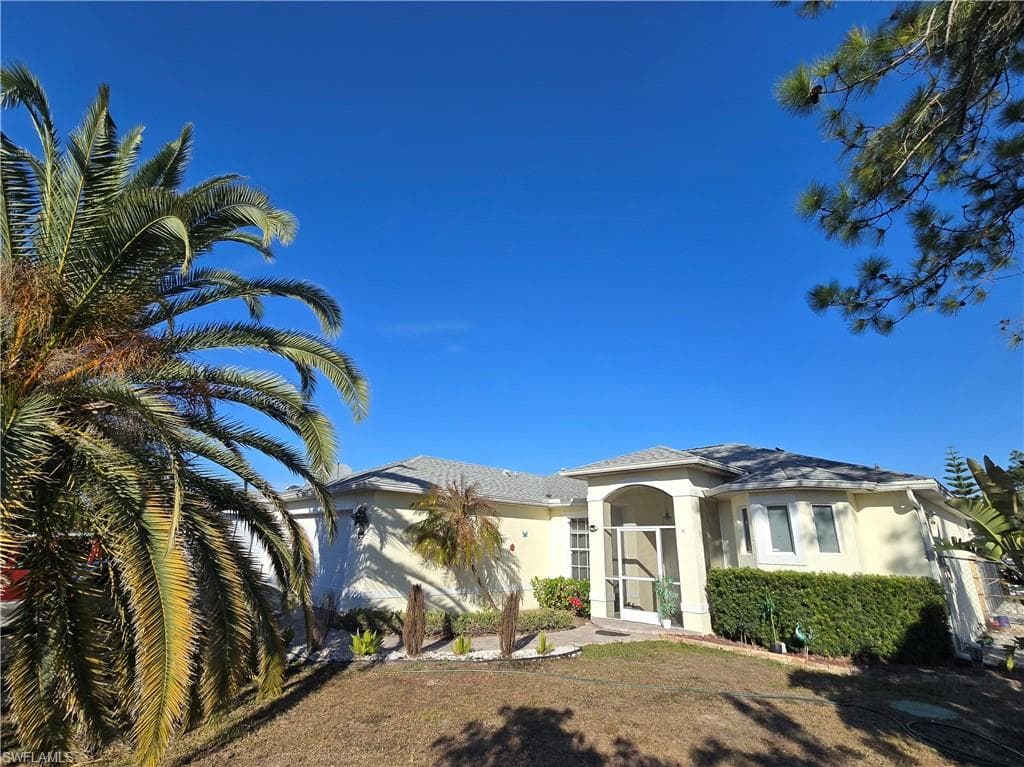 1220 McKinley AVE LEHIGH ACRES, FL 33972