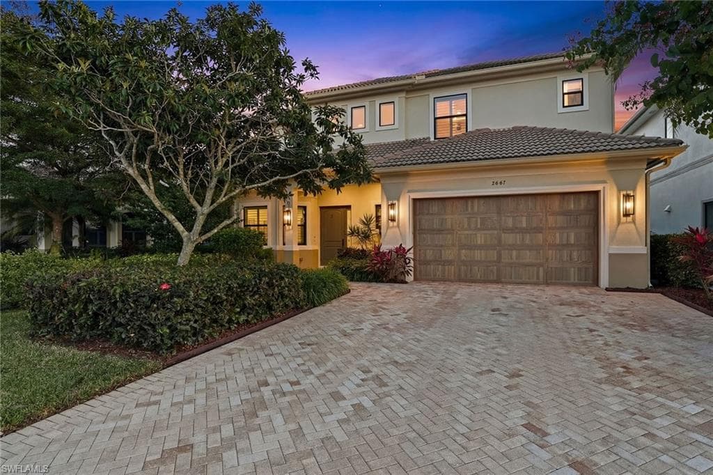 2867 Coco Lakes DR NAPLES, FL 34105