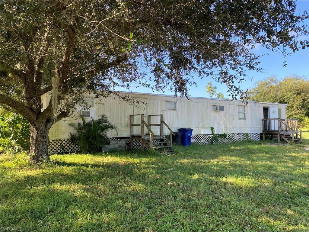 7814 Breeze DR NORTH FORT MYERS, FL 33917