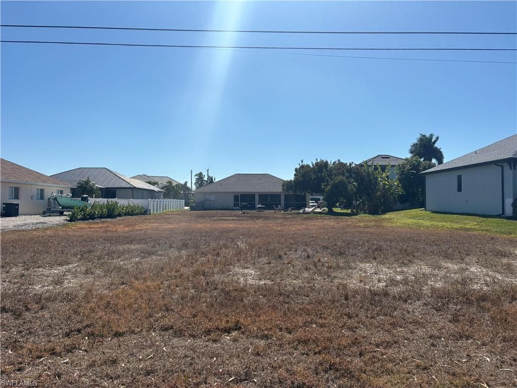 2818 Miracle PKWY CAPE CORAL, FL 33914