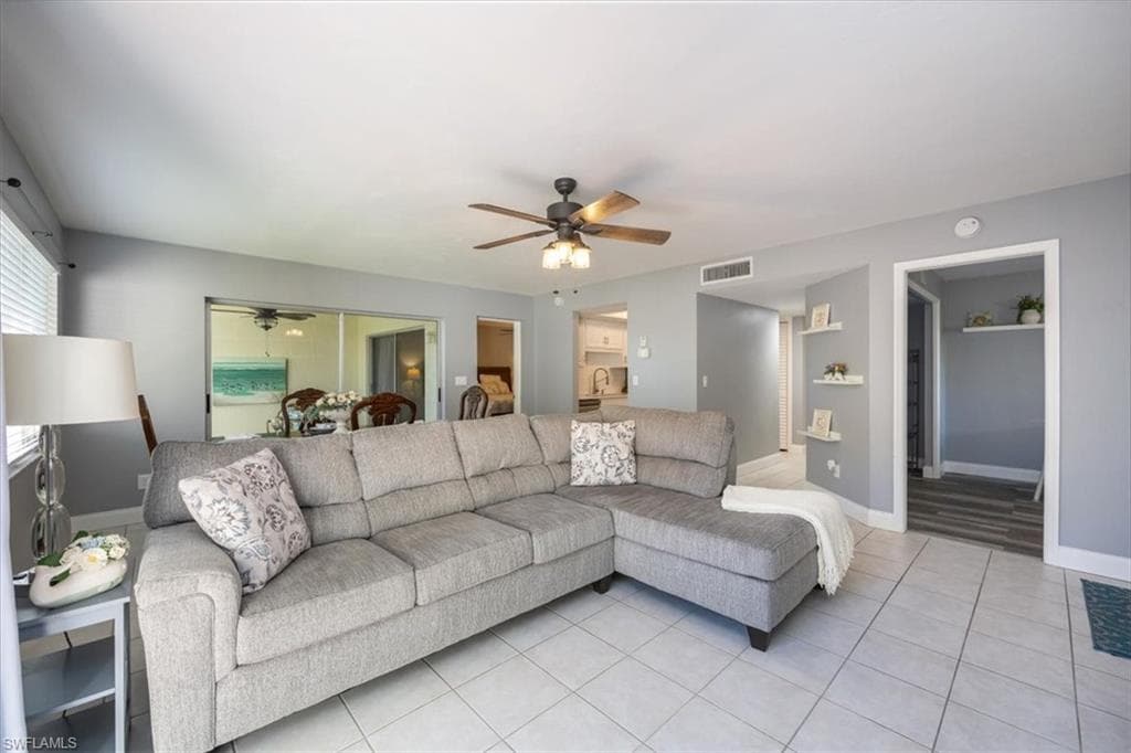 3036 Kings Lake BLVD 7564 NAPLES, FL 34112