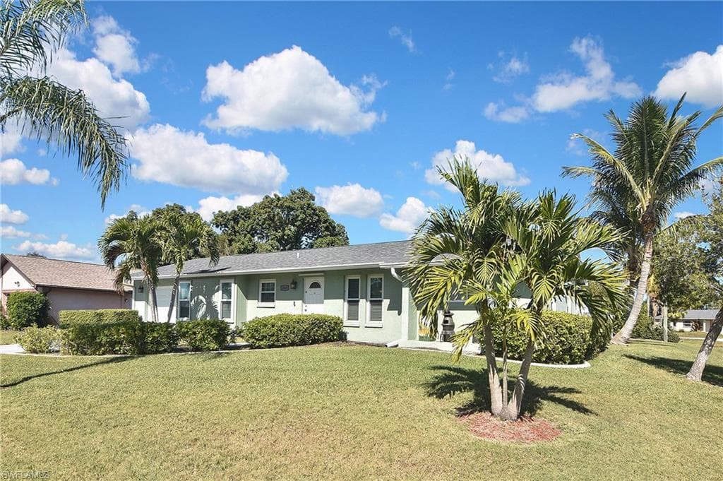 1319 SE 33rd TER CAPE CORAL, FL 33904