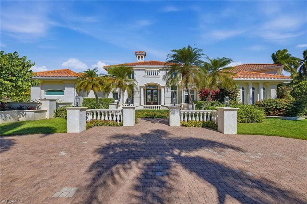 355 Sedgwick CT NAPLES, FL 34108
