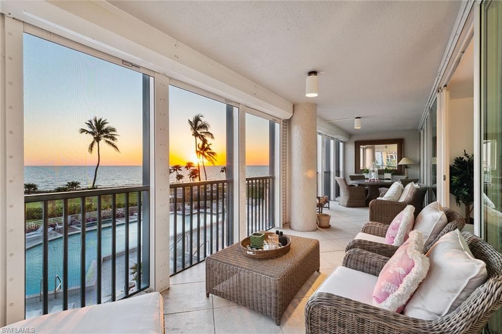 4651 Gulf Shore BLVD N 101 NAPLES, FL 34103