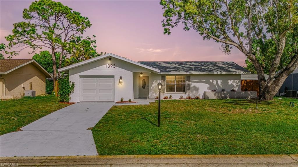 1393 White Cedar LN NORTH FORT MYERS, FL 33917