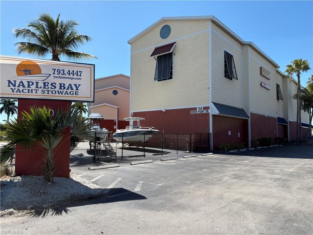 750 River Point DR NAPLES, FL 34102