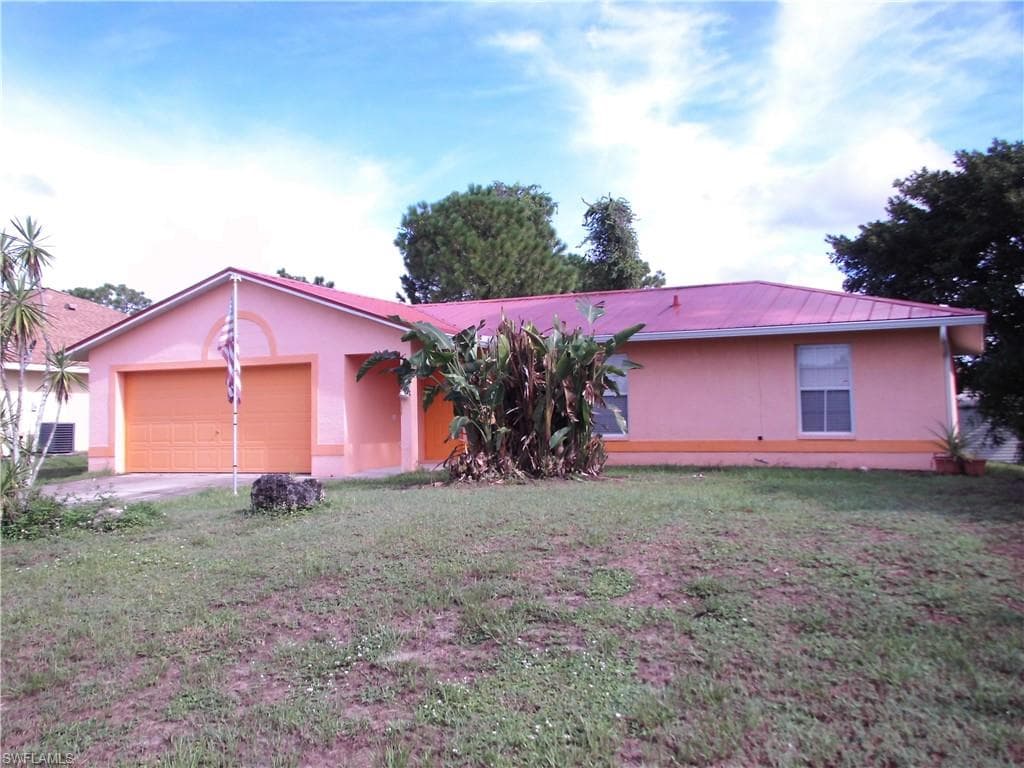2916 9th ST W LEHIGH ACRES, FL 33971