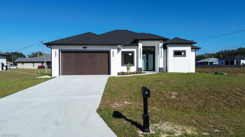 2903 E 17th ST LEHIGH ACRES, FL 33972