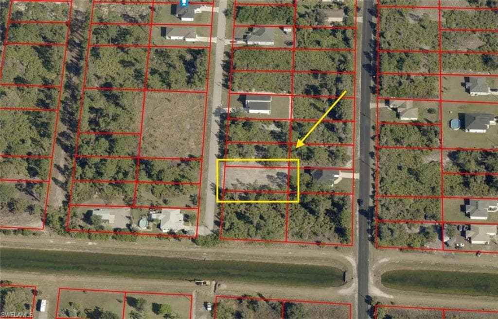 6004 N Ruth AVE LEHIGH ACRES, FL 33971