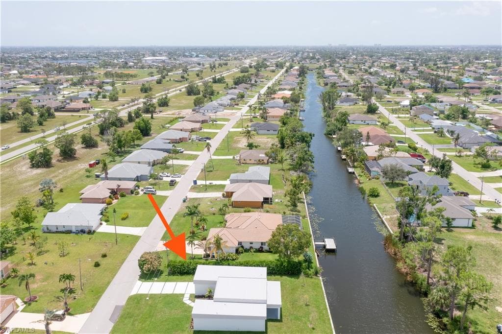 1014 SW 8th PL CAPE CORAL, FL 33991