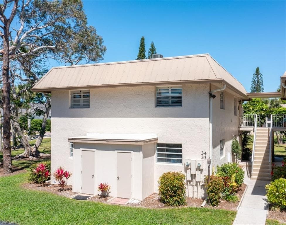 1549 Sandpiper ST 34 NAPLES, FL 34102