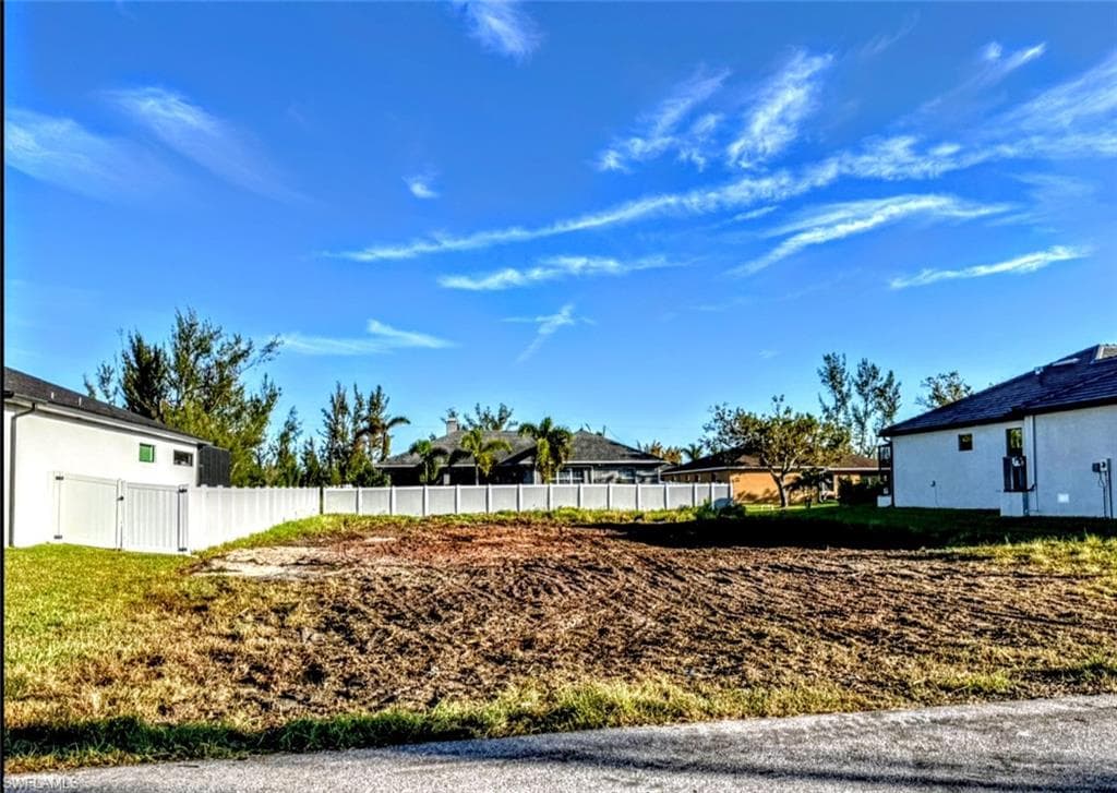 3801 SW 3rd TER CAPE CORAL, FL 33991