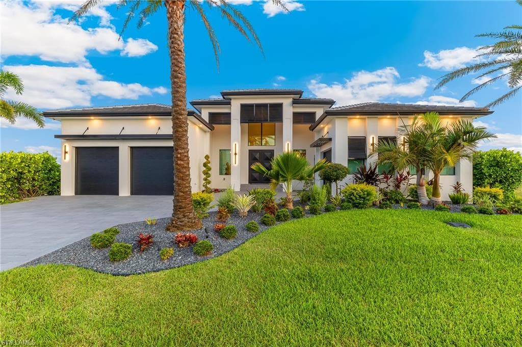 160 SW 52nd TER CAPE CORAL, FL 33914