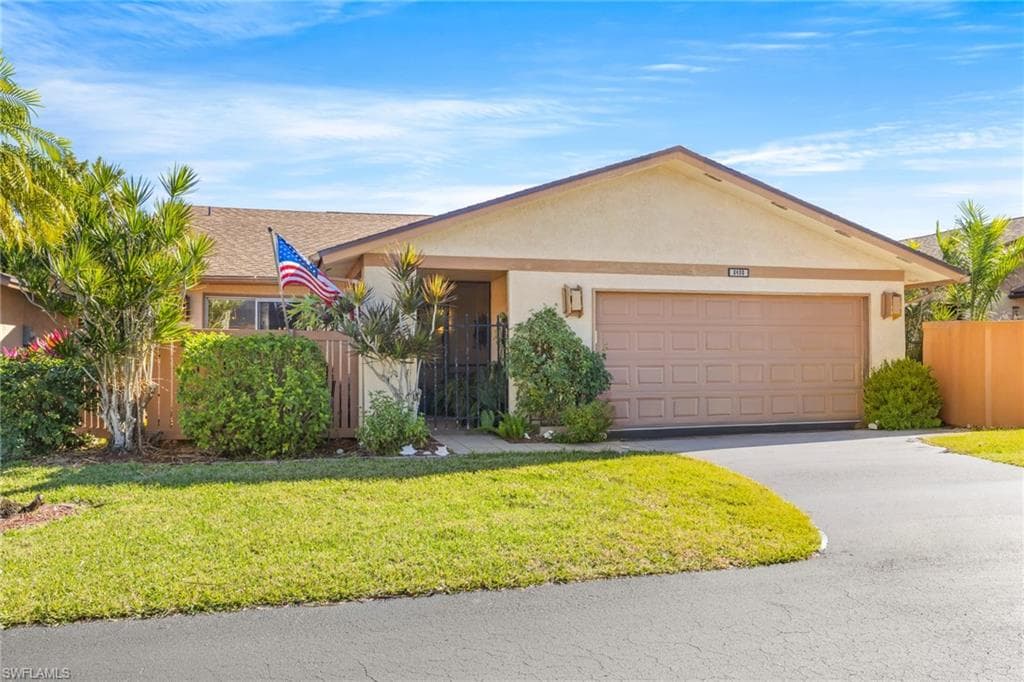 6486 Royal Woods DR FORT MYERS, FL 33908