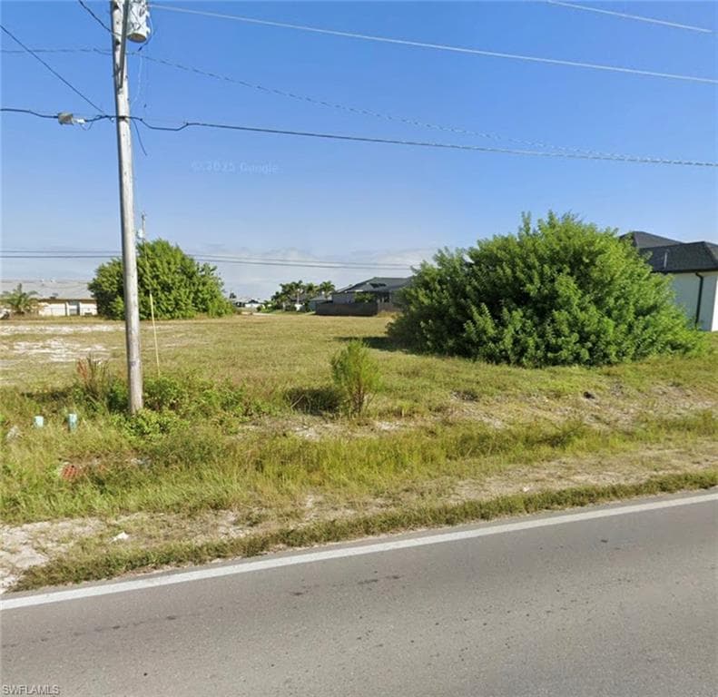 227 Diplomat PKWY E CAPE CORAL, FL 33909