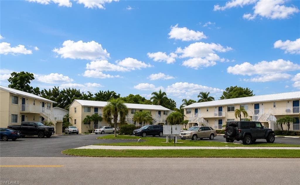 3175 Royalston AVE 105 FORT MYERS, FL 33916