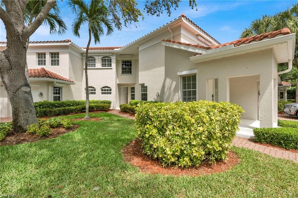 200 L Ambiance CIR 104 NAPLES, FL 34108
