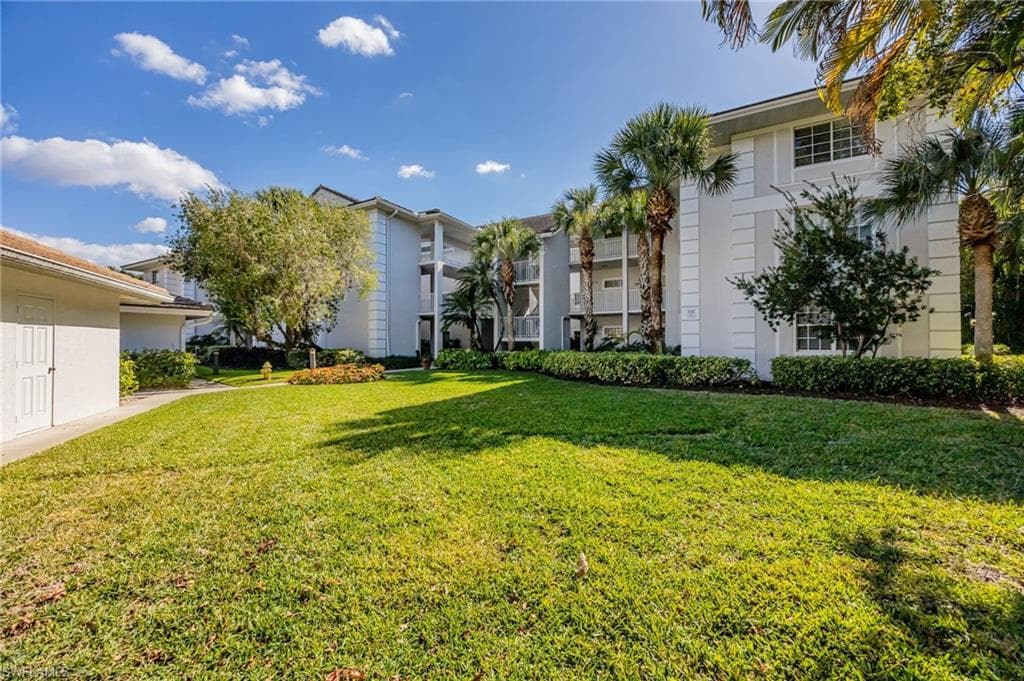 750 Waterford DR 104 NAPLES, FL 34113