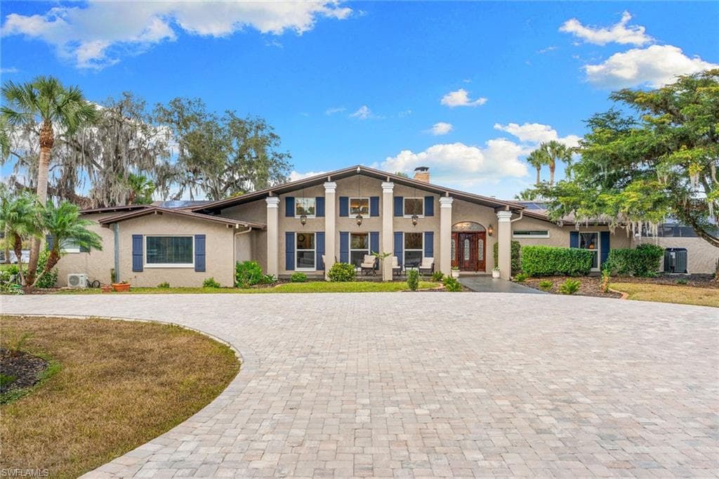620 Fort Thompson AVE LABELLE, FL 33935