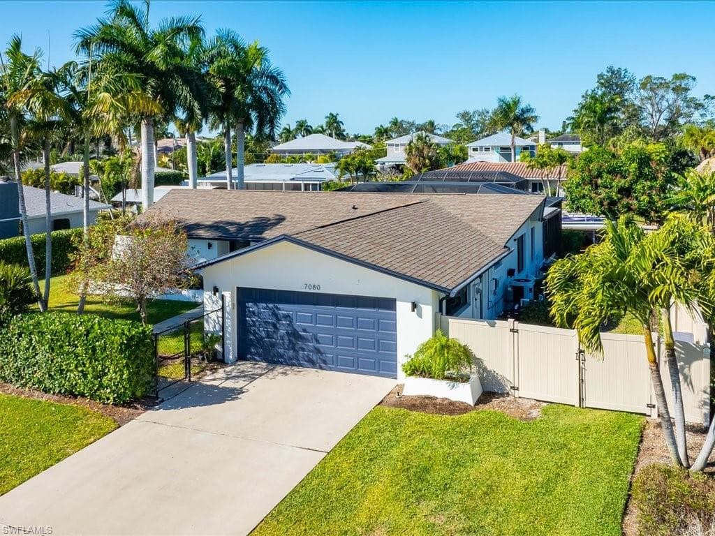 27080 Flossmoor DR BONITA SPRINGS, FL 34135