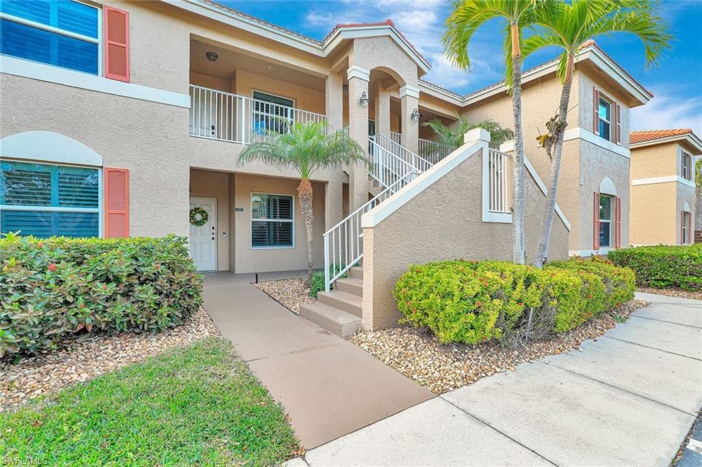 6270 Huntington Lakes CIR 204 NAPLES, FL 34119