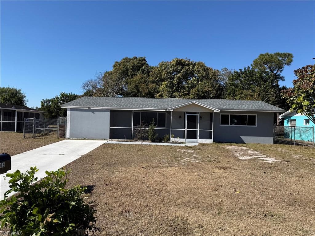 403 Cactus CIR LEHIGH ACRES, FL 33936
