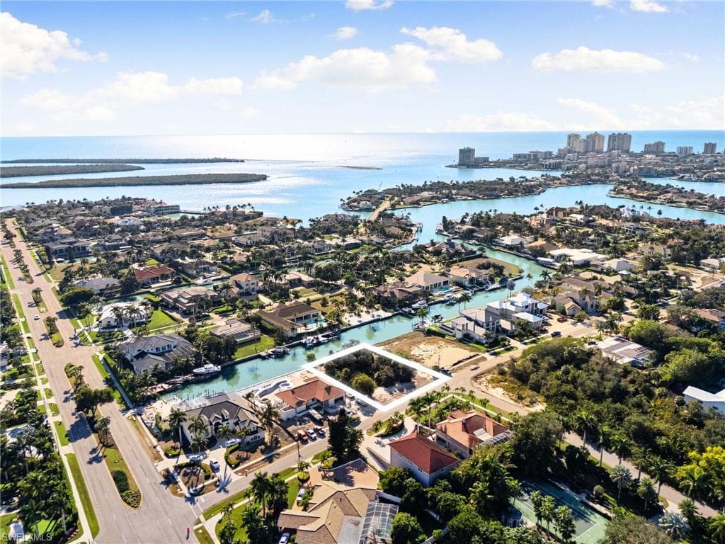 1675 Ludlow RD MARCO ISLAND, FL 34145